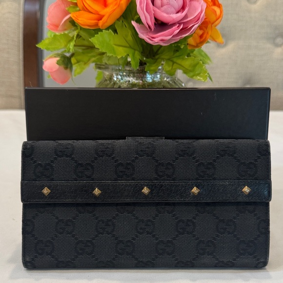 Authentic Gucci Black Studded Women's Wallet - Picture 1 of 10